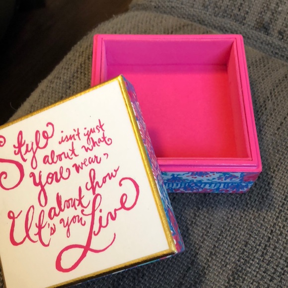 SALE🎉NWB Lilly Pulitzer 2-piece lacquer box - Picture 2 of 3